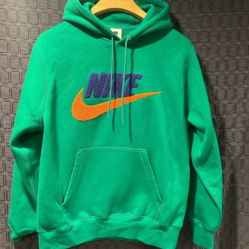 NWT! Nike Club Basketball CHNL FTRA Pullover Mens. Green FN3104-365 - Picture 6 of 13